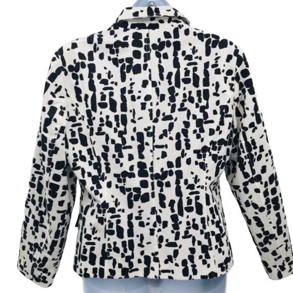 Chico’s Black and White Full Zipper Lined Jacket - Picture 4 of 11